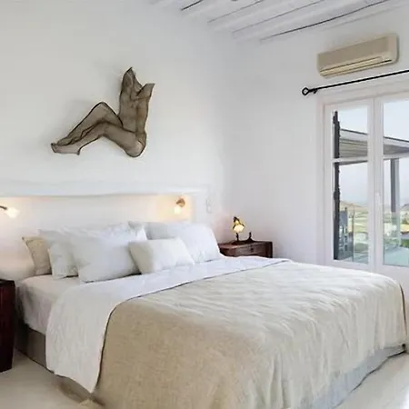 Aura Villa *